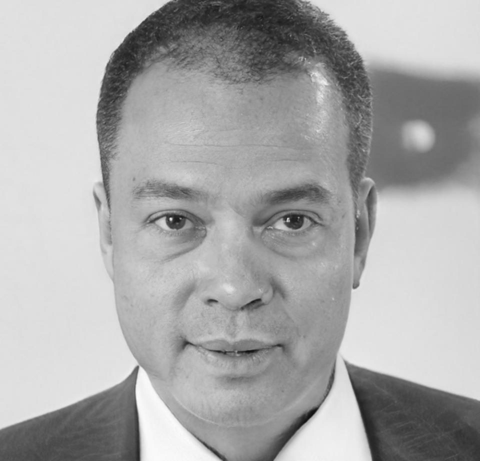 Portrait de Julien Moreau, expert financier senior